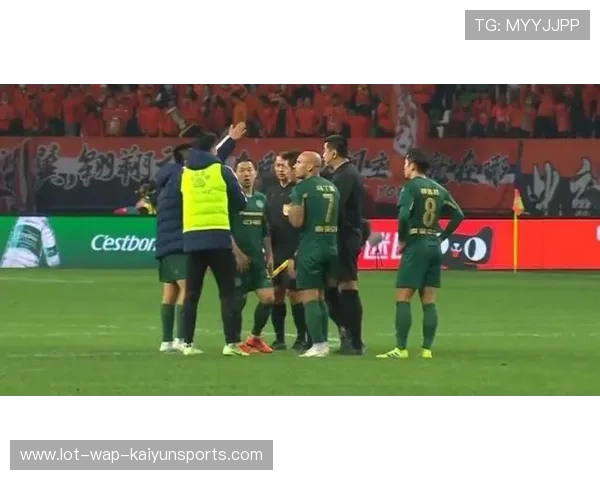 裁判因寒冷提前吹哨，墨西哥队抗议成功，墨西哥立场